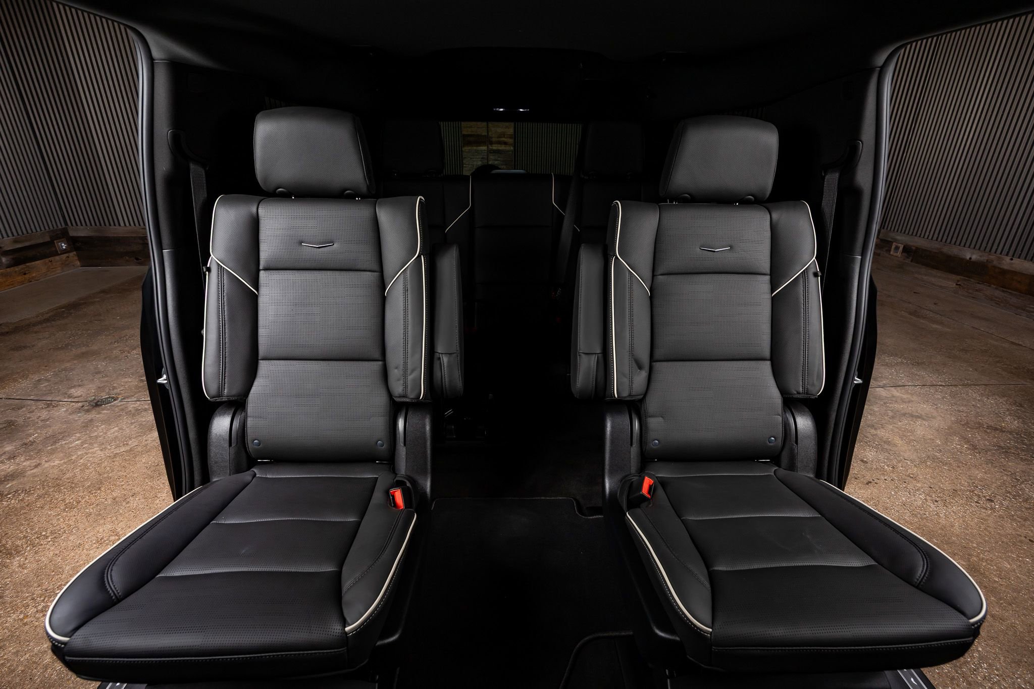 Used 2026 Cadillac Escalade ESV Sport w/ LPO, ONYX Package AWD/4WD image 33