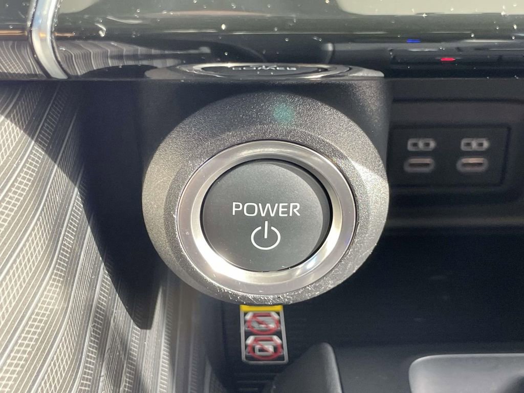 Used 2024 Toyota Venza Nightshade image 30