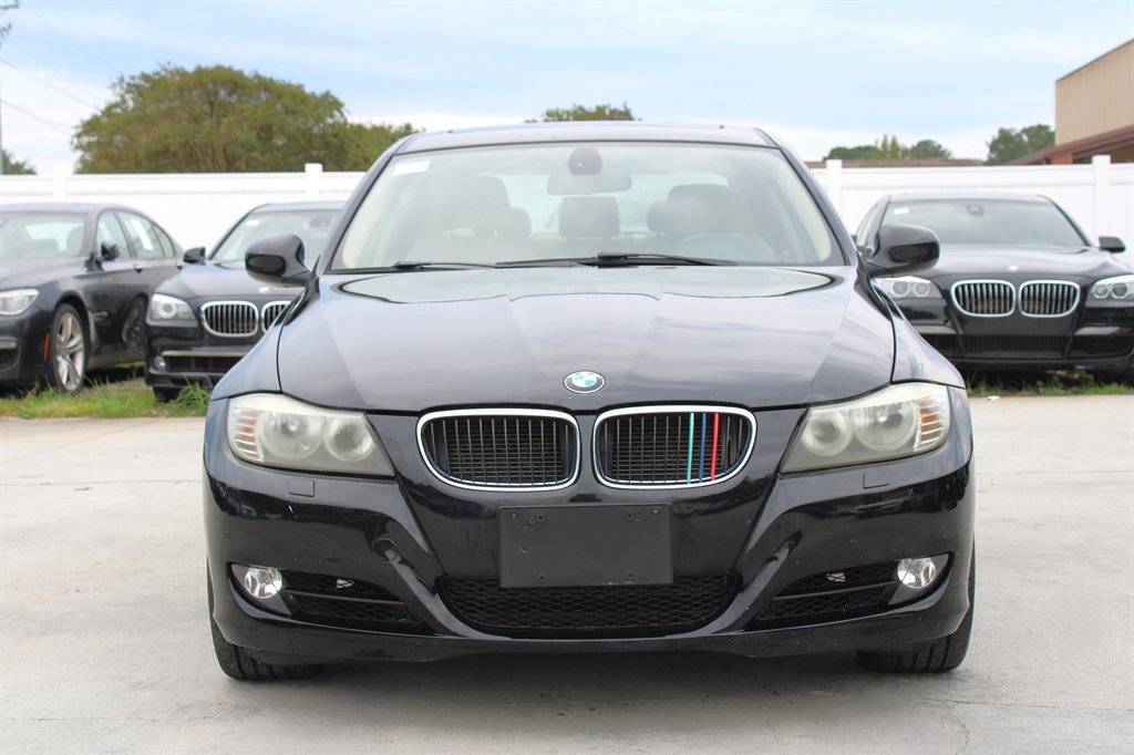 Used 2011 BMW 328i xDrive Sedan image 2