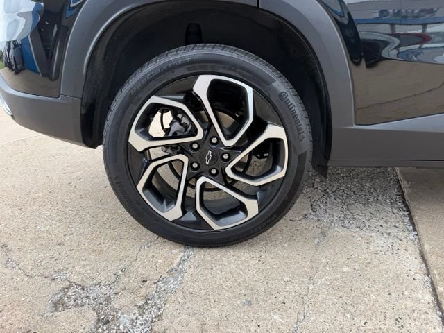 Used 2024 Chevrolet Trax RS w/ Sunroof Package FWD image 12