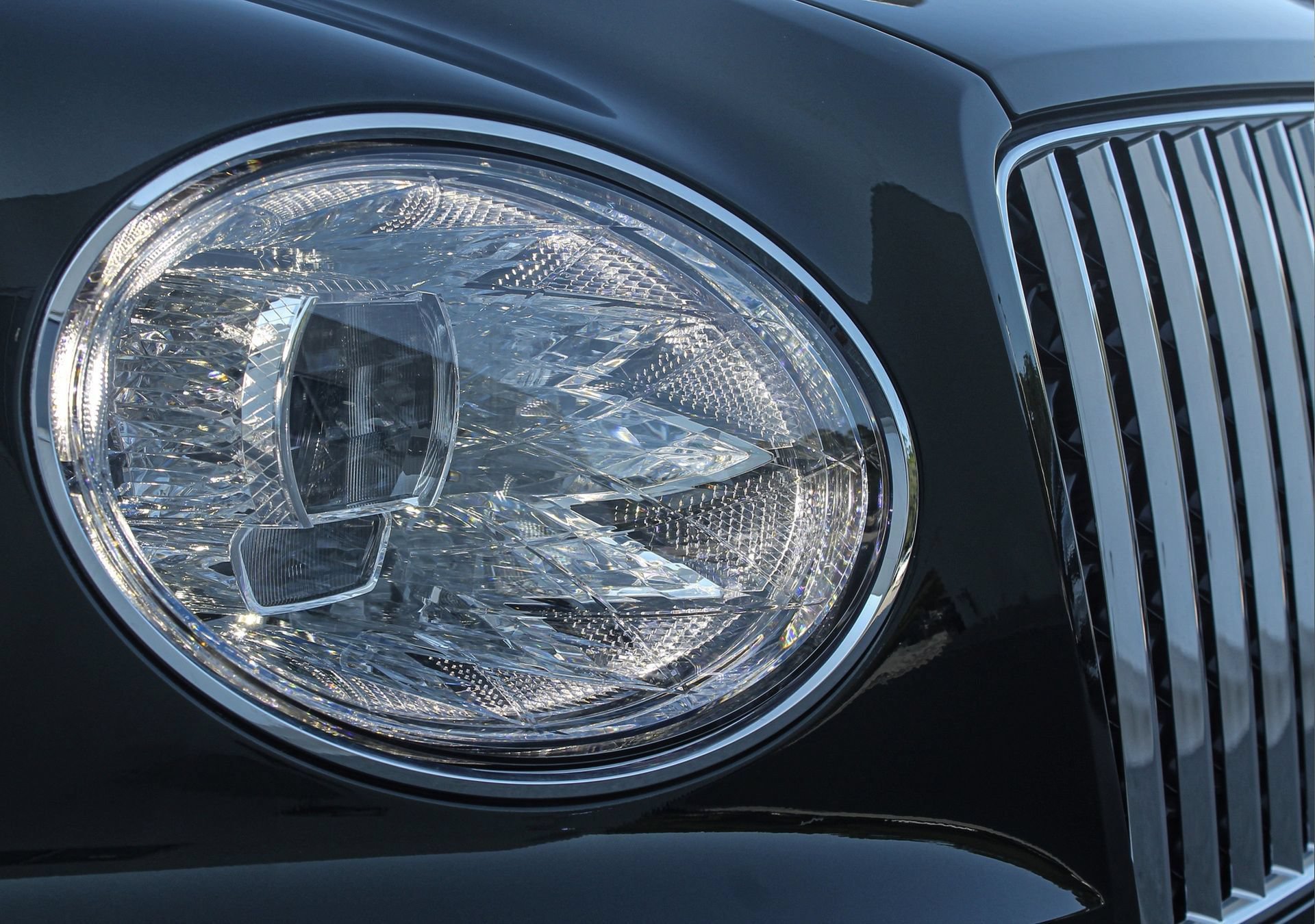 Certified 2024 Bentley Bentayga Extended Wheelbase AWD/4WD image 53