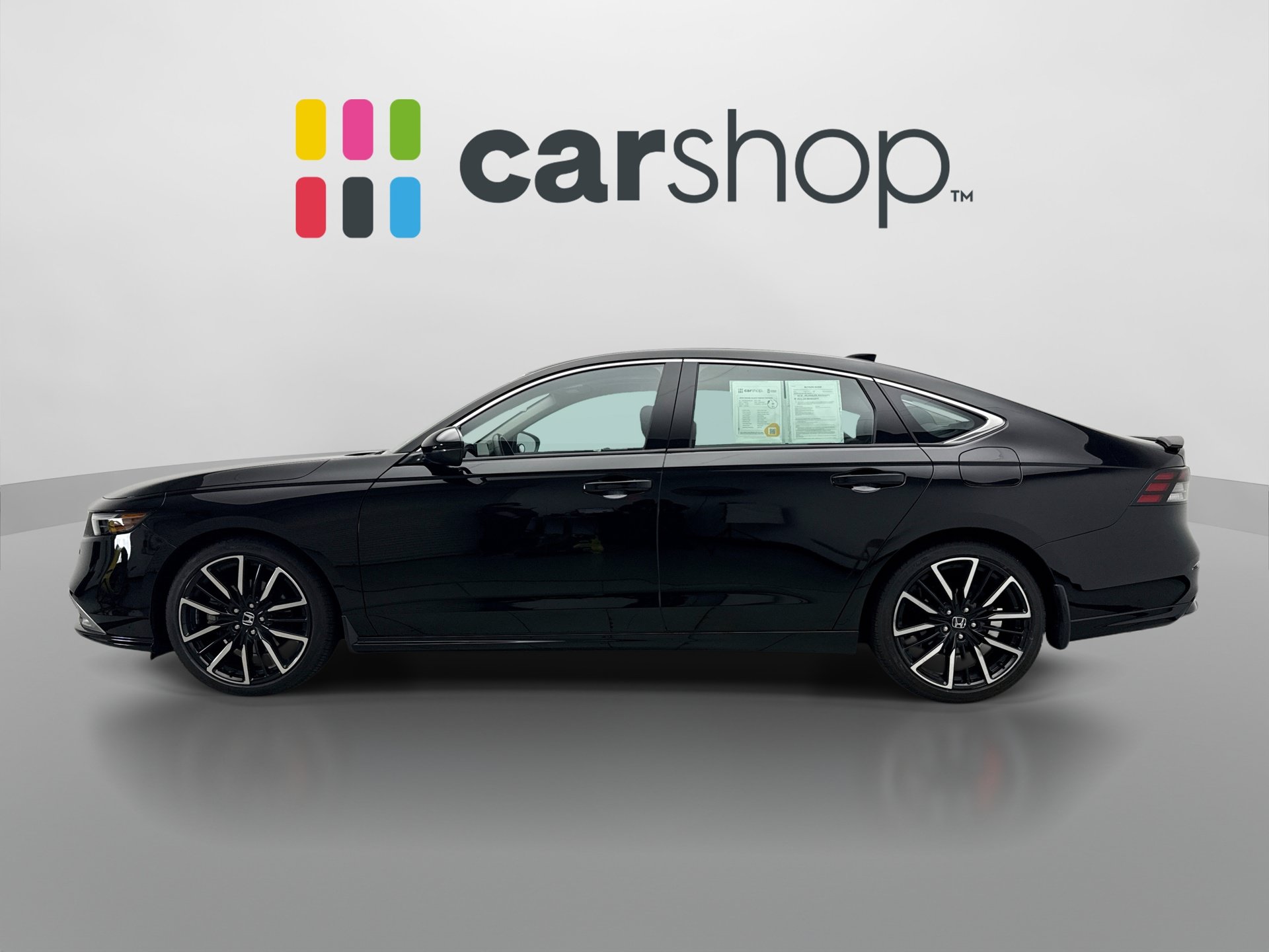 Used 2024 Honda Accord Touring image 2