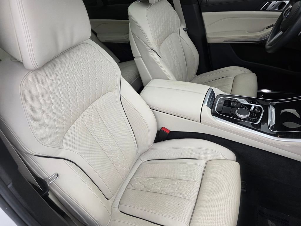 Used 2024 BMW X5 sDrive40i w/ M Sport Package RWD image 29
