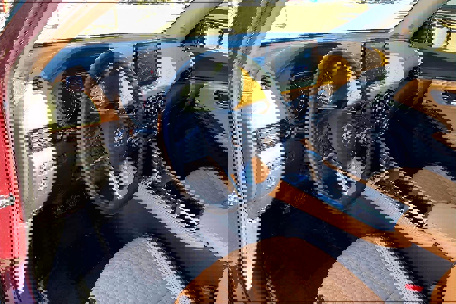 Used 2023 Nissan Sentra SV w/ SV Premium Package image 17