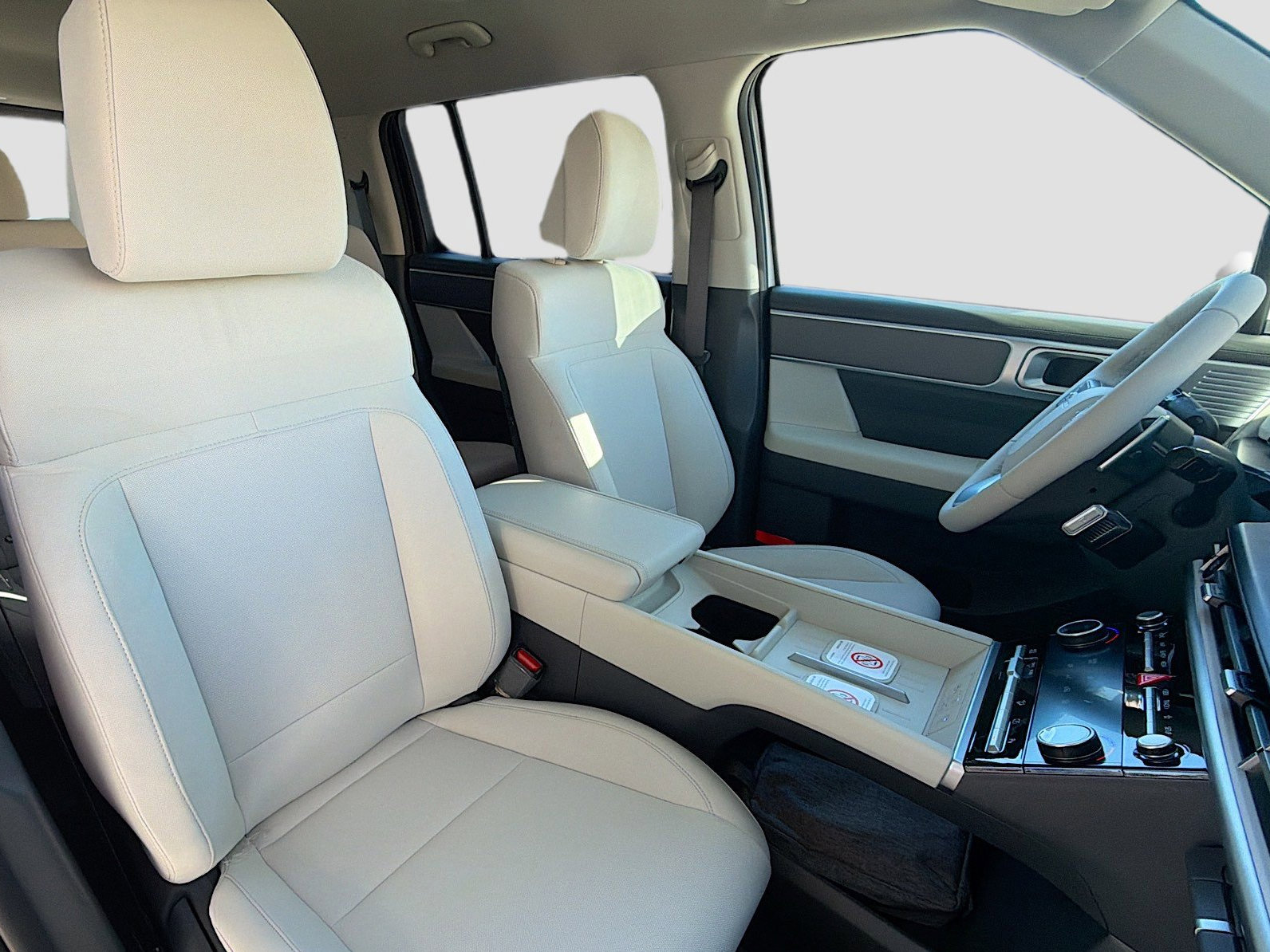 New 2026 Hyundai Santa Fe SE image 17