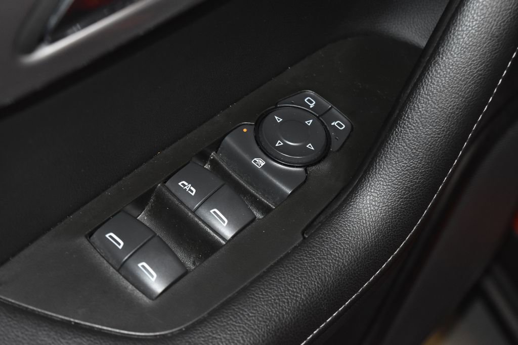 Used 2025 Chevrolet Blazer LT FWD image 5