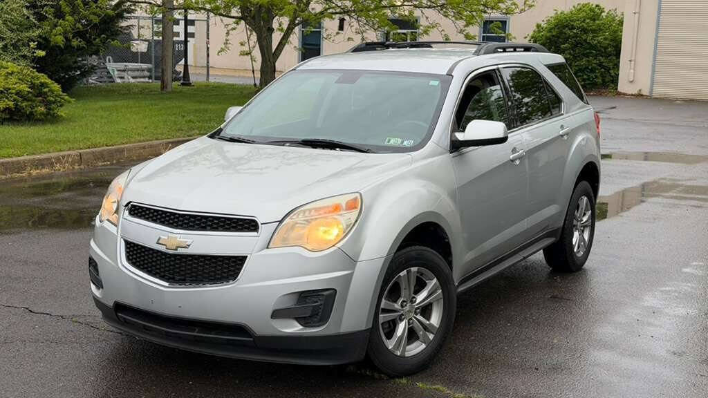 Used 2011 Chevrolet Equinox LT w/ Driver Convenience Package AWD/4WD image 2