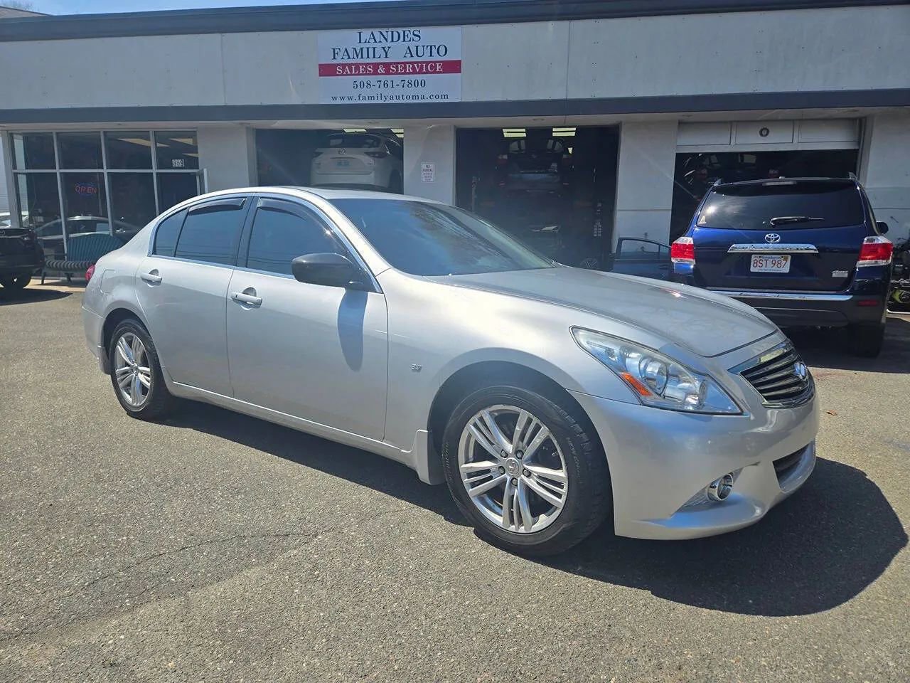 Used 2013 INFINITI G37 x Sedan w/ Premium Pkg AWD/4WD image 16