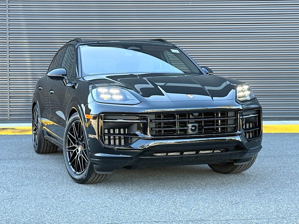 New 2027 Porsche Cayenne GTS AWD/4WD image 7