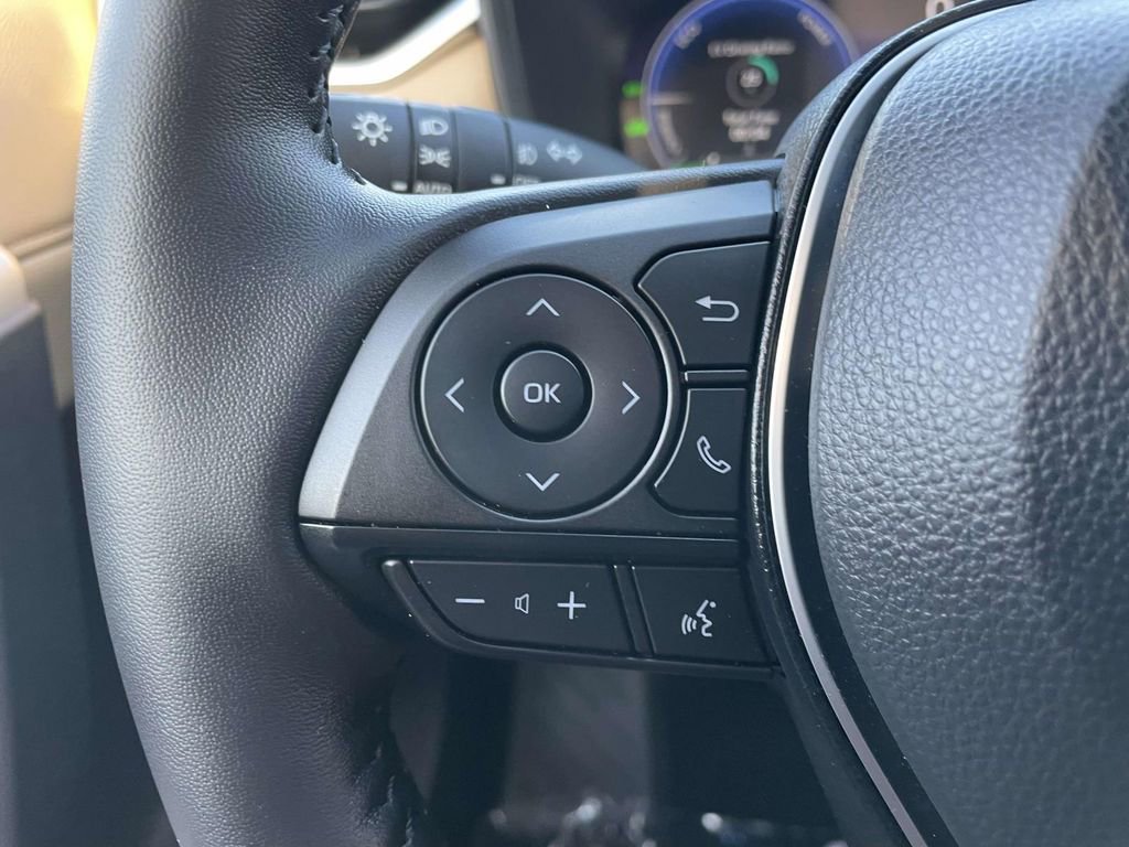 Used 2025 Toyota RAV4 Limited w/ Advanced Technology Package image 33