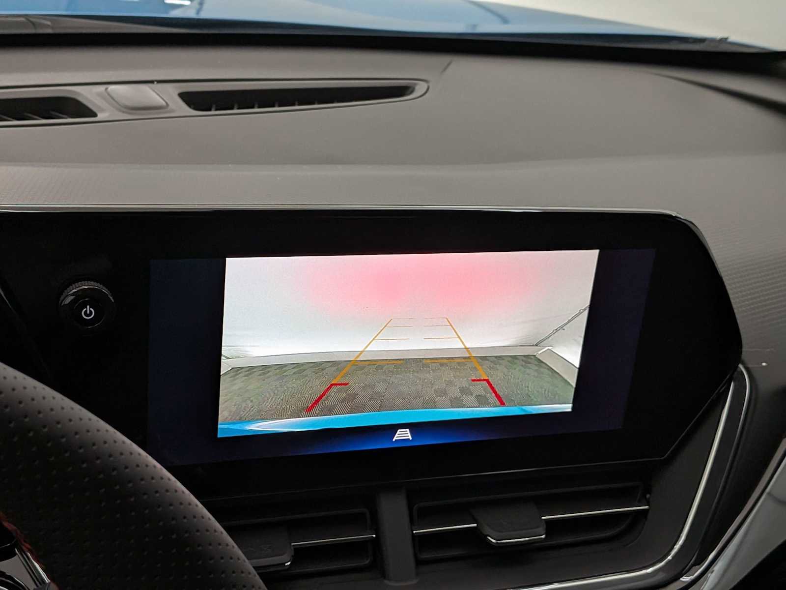 New 2025 Chevrolet Trax RS w/ Sunroof Package image 29