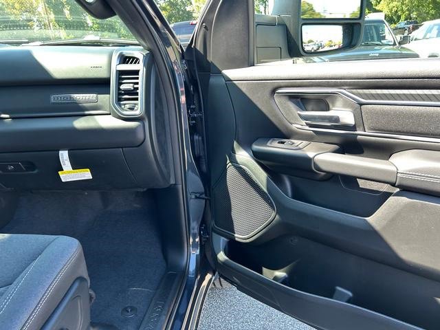 New 2026 RAM 1500 4x4 Crew Cab image 29