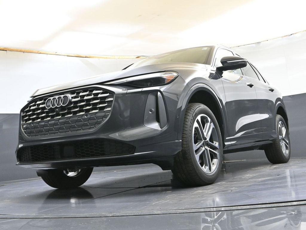 Used 2025 Audi Q5 2.0T Premium w/ Convenience Package image 34