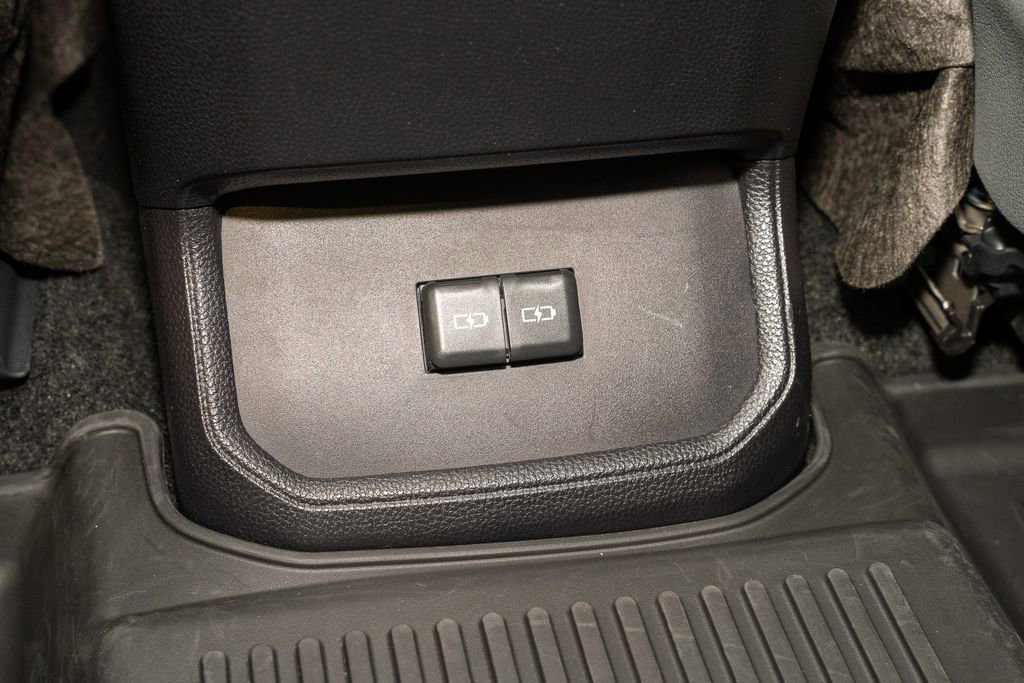 Used 2024 Toyota Highlander XLE image 8