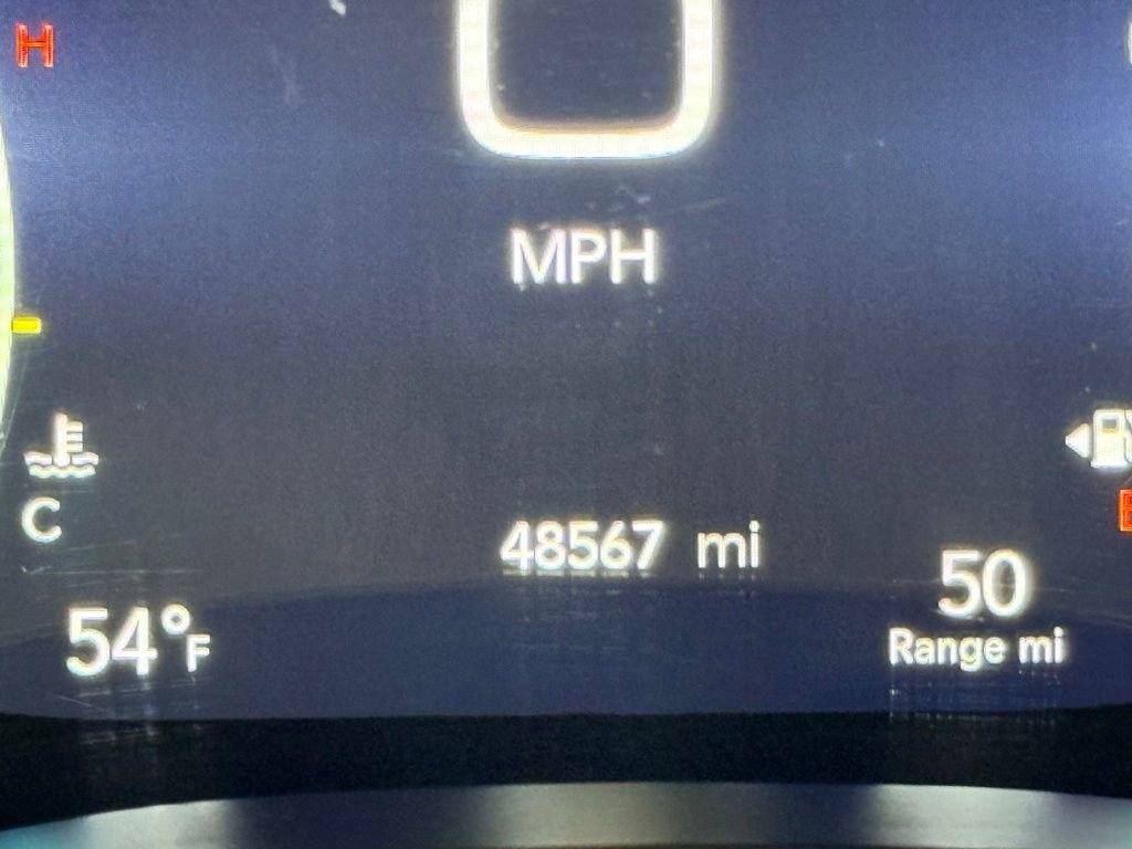 Used 2024 Chrysler Pacifica Touring-L image 32