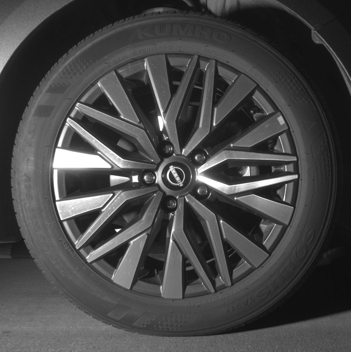 Used 2025 Nissan Altima 2.5 SV FWD image 13