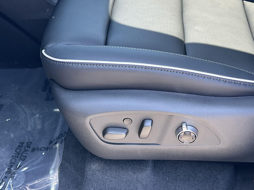 New 2026 Buick Enclave Avenir w/ Super Cruise Package FWD image 23