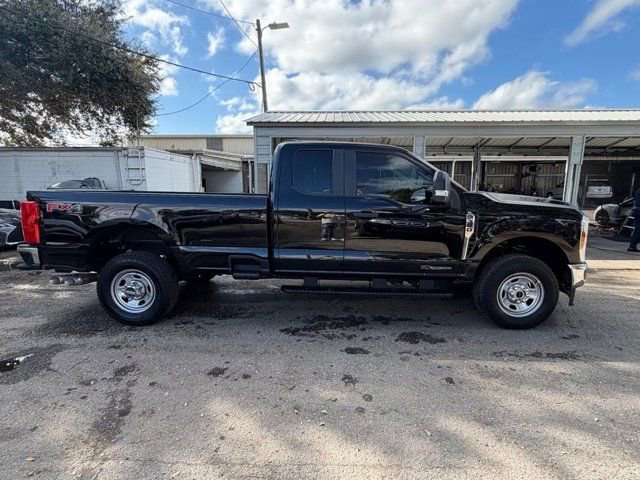 Used 2025 Ford F350 XL w/ FX4 Off-Road Package image 7