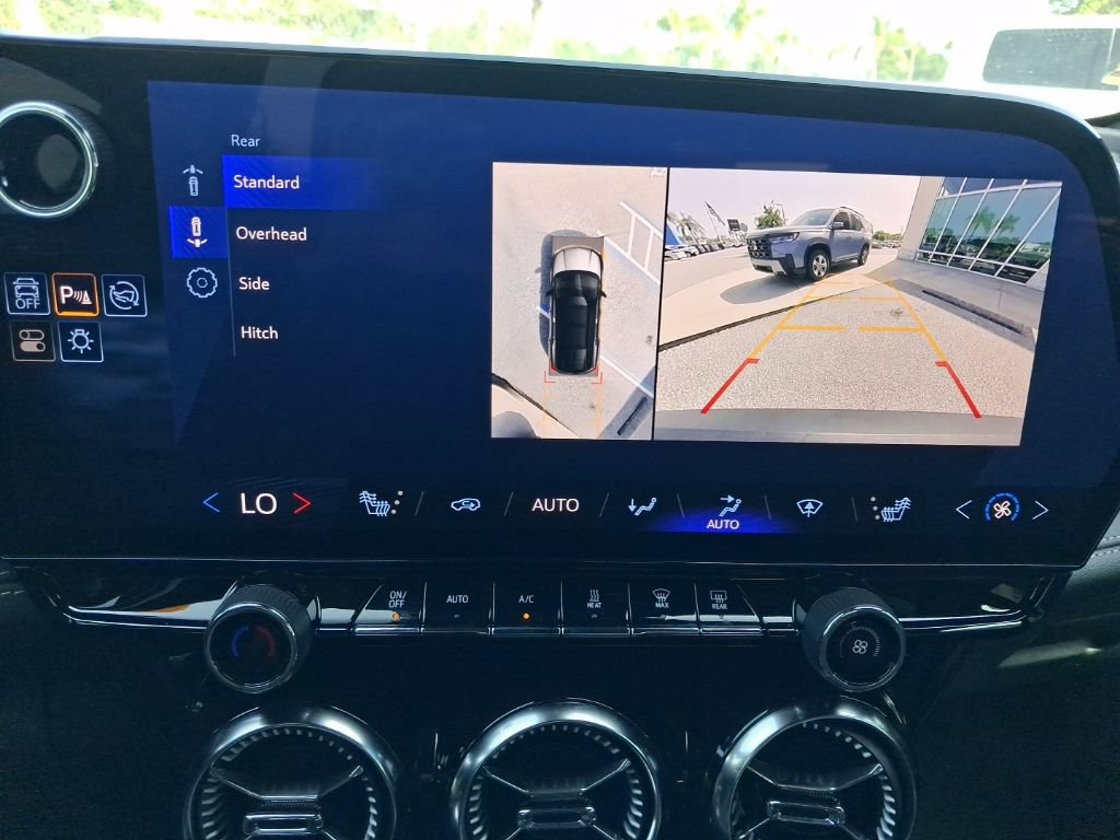 Used 2024 Chevrolet Blazer EV LT AWD/4WD image 30
