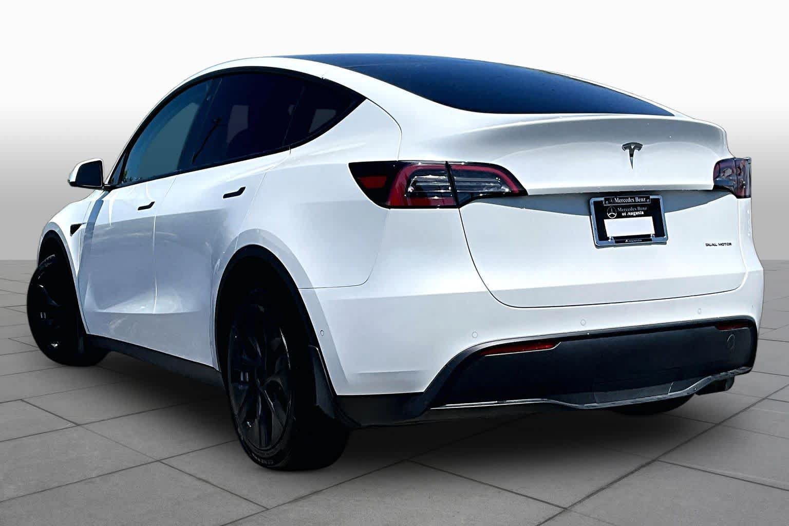 Used 2022 Tesla Model Y Long Range AWD/4WD image 12