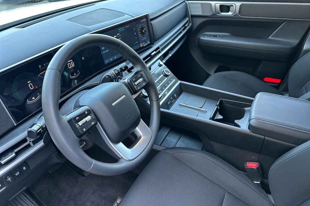 Used 2025 Hyundai Santa Fe SE image 8