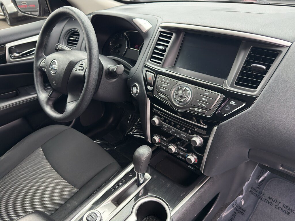 Used 2020 Nissan Pathfinder S AWD/4WD image 21