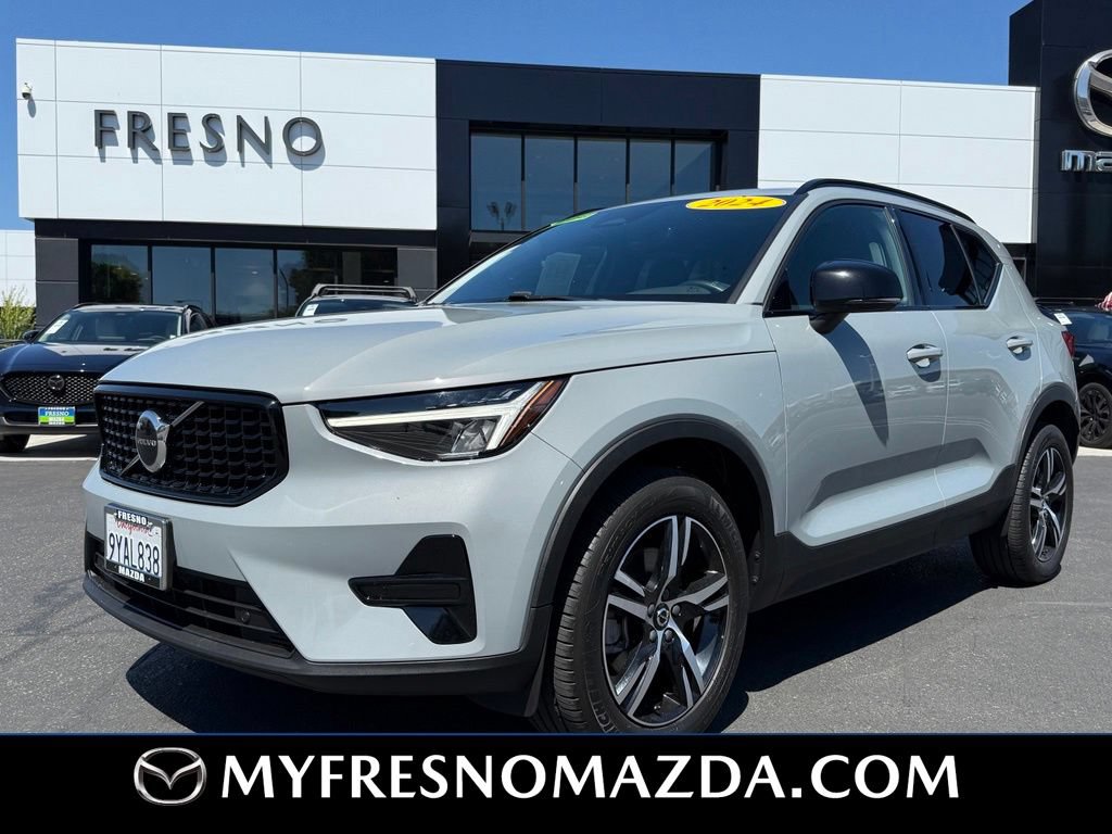 Used 2024 Volvo XC40 B5 Core AWD/4WD image 6