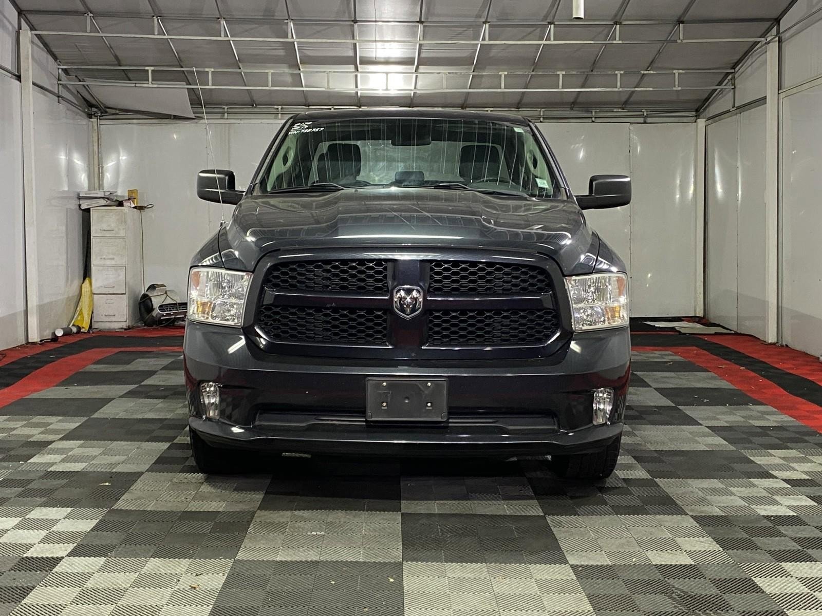Used 2017 RAM 1500 Express image 2