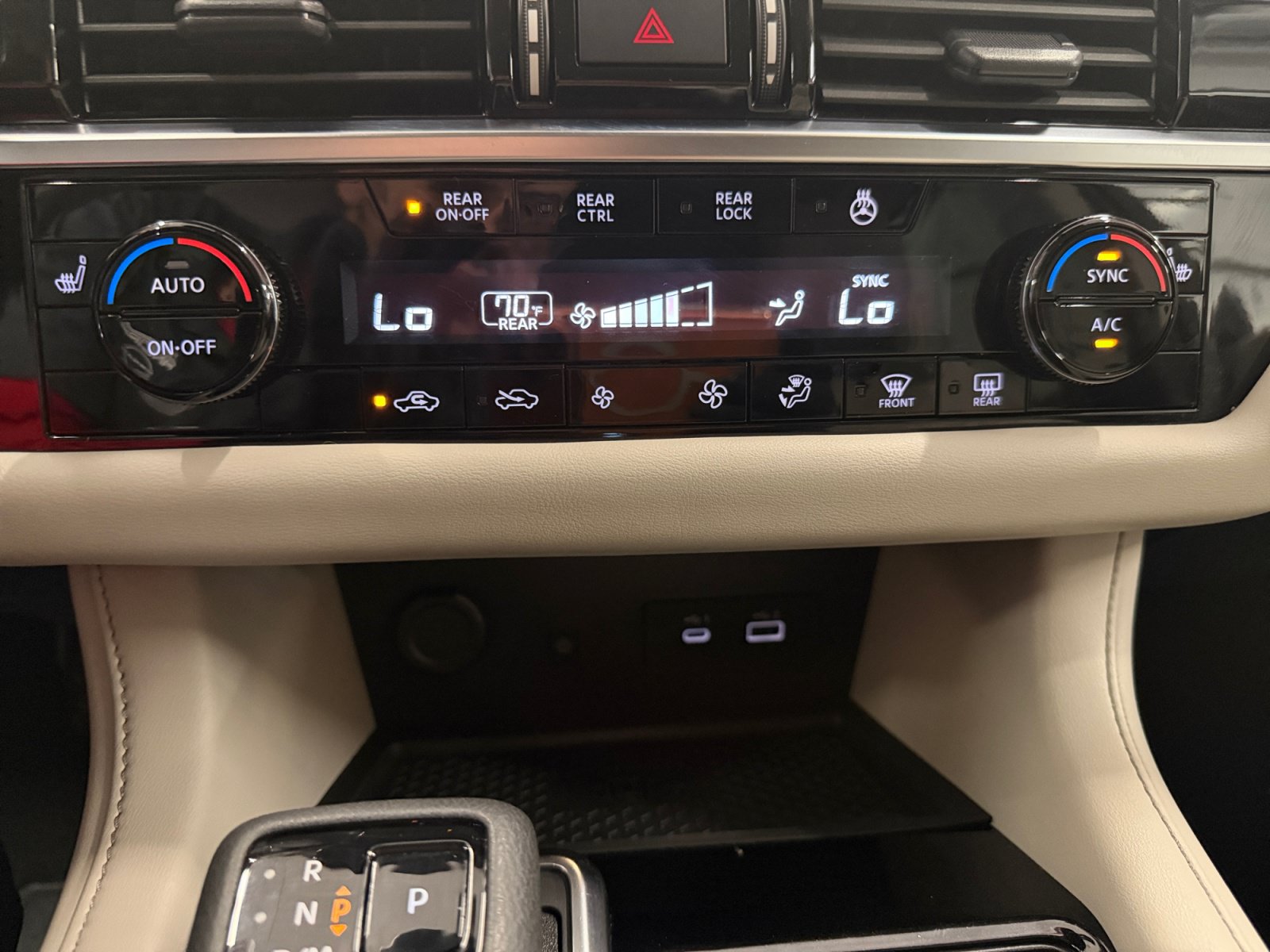 Used 2024 Nissan Pathfinder SL w/ SL Premium Package FWD image 19