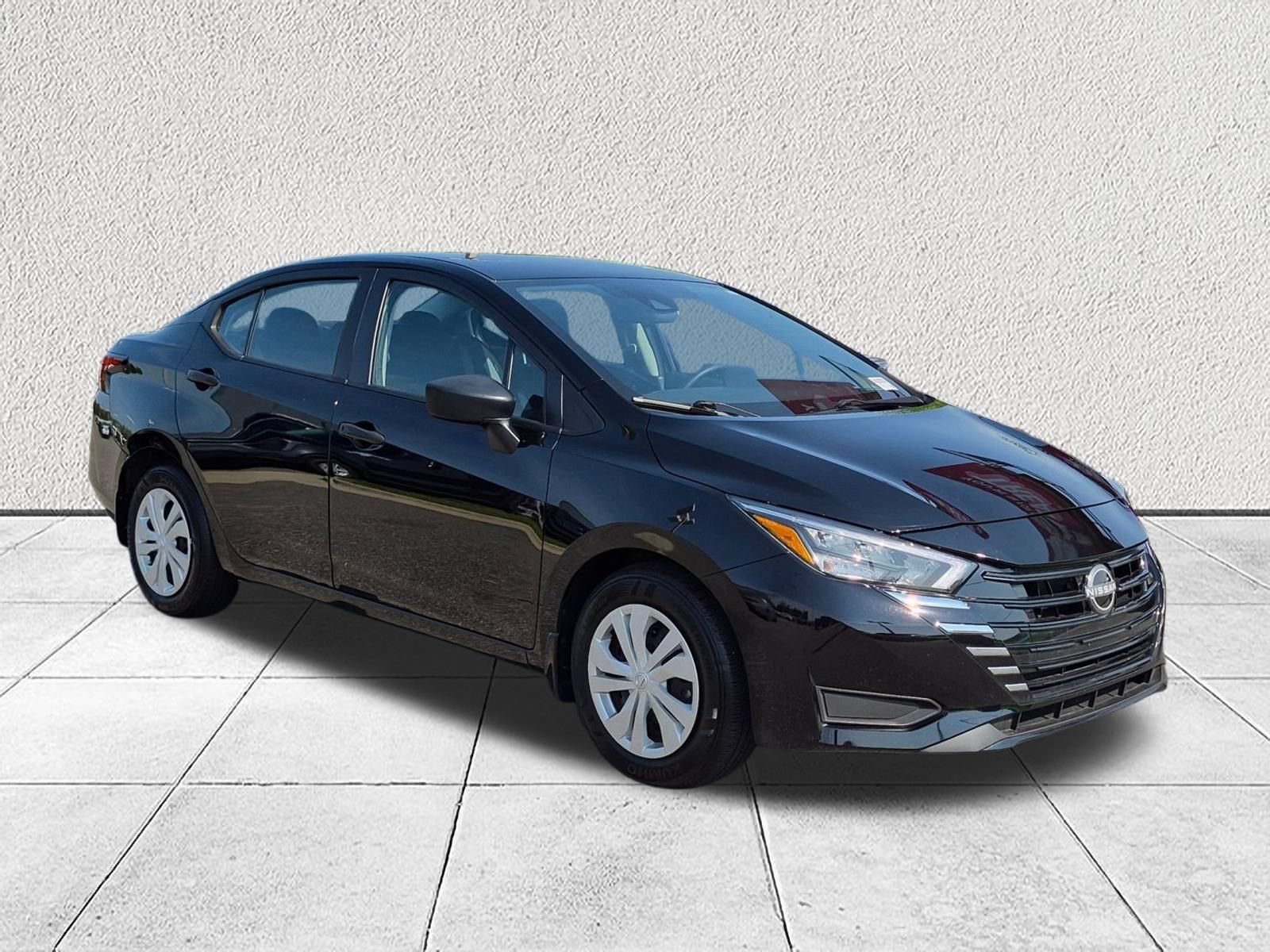 Used 2025 Nissan Versa S w/ Trunk Package