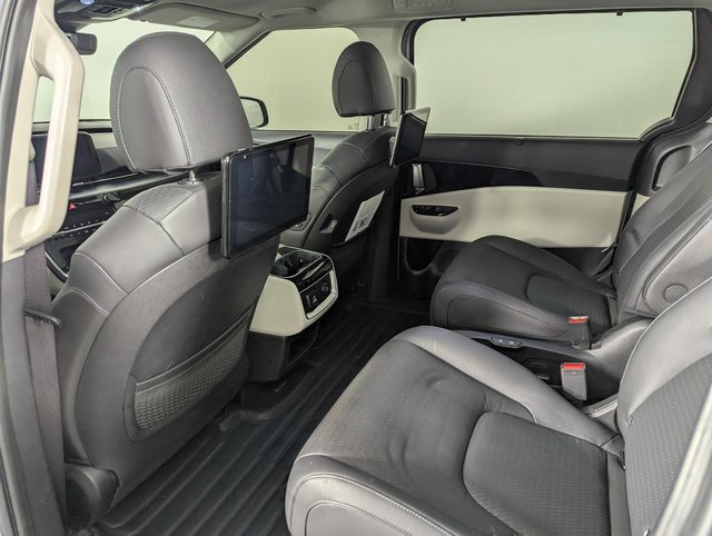 Used 2024 Kia Carnival SX Prestige image 16