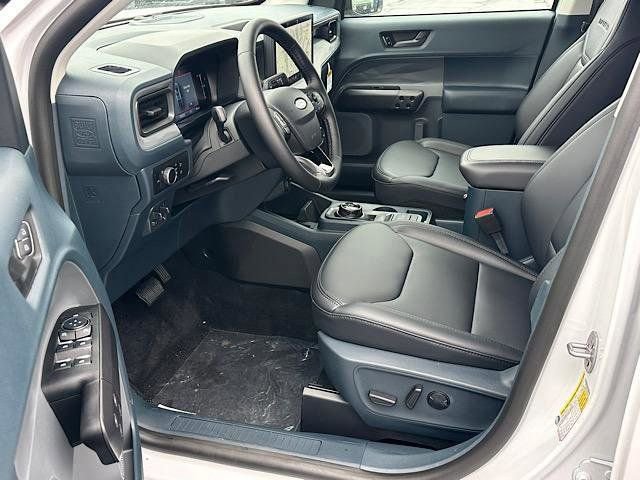 New 2025 Ford Maverick Lariat w/ Black Appearance Package image 9