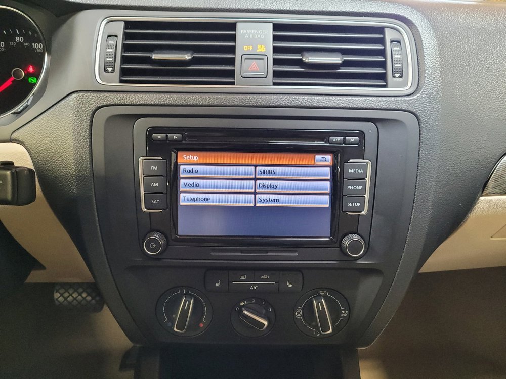 Used 2015 Volkswagen Jetta SE FWD image 25