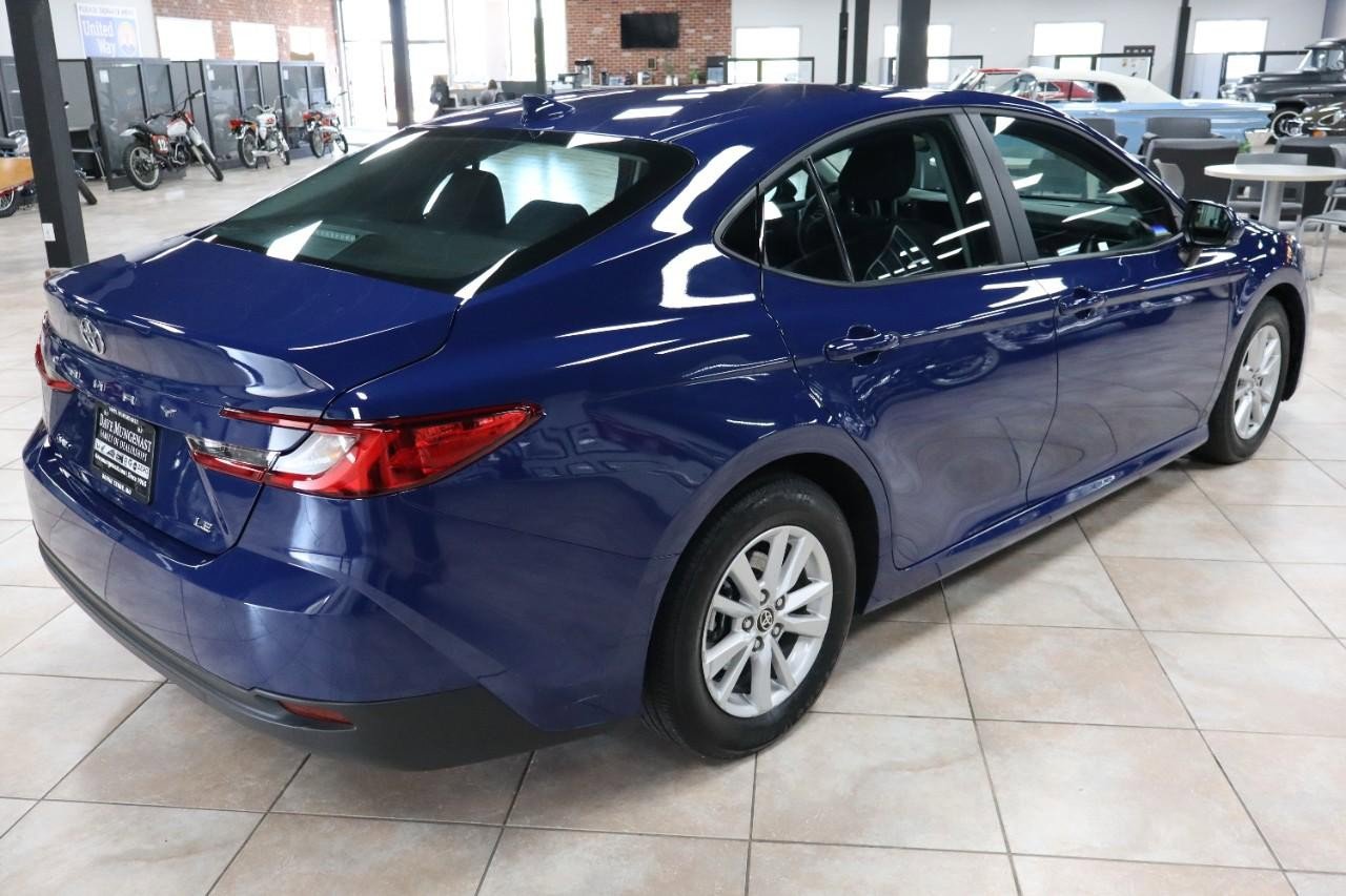 Used 2025 Toyota Camry LE image 5