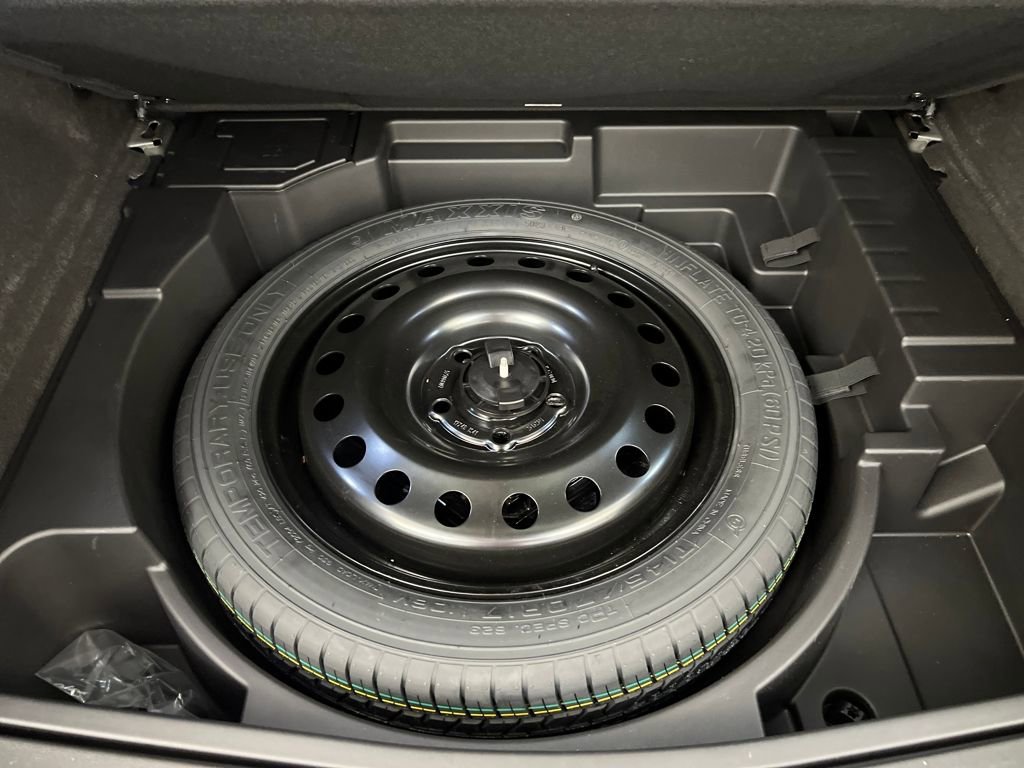 Used 2024 Buick Envision Sport Touring image 34