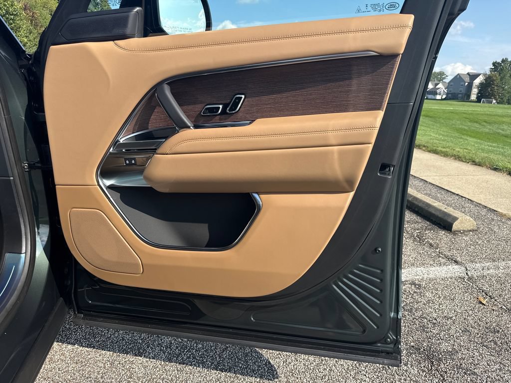 New 2026 Land Rover Range Rover SE AWD/4WD image 14