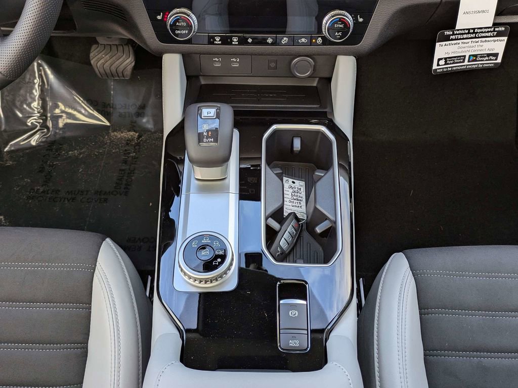New 2026 Mitsubishi Outlander SE FWD image 19