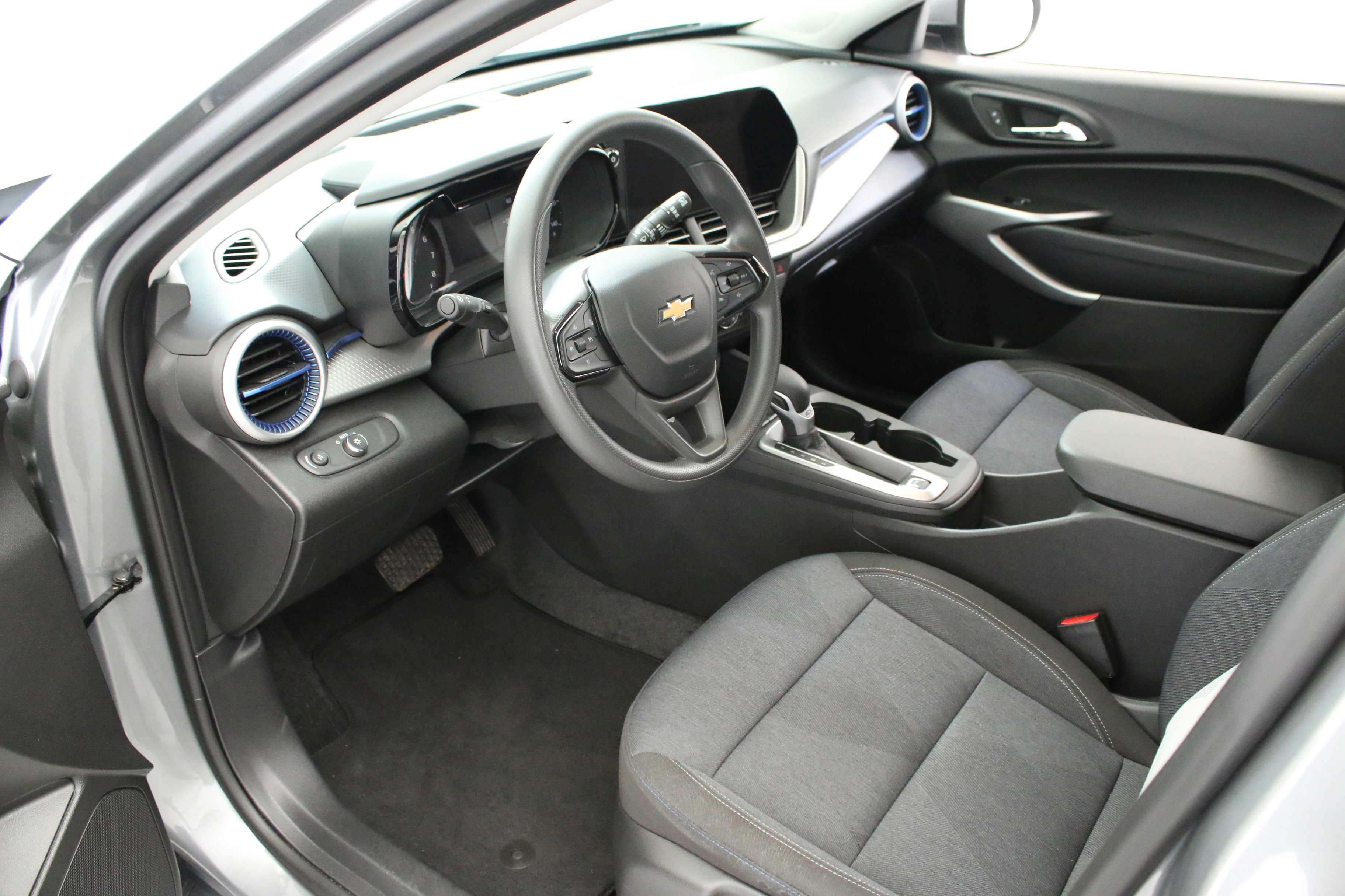 Certified 2024 Chevrolet Trax LS w/ LS Convenience Package FWD image 24