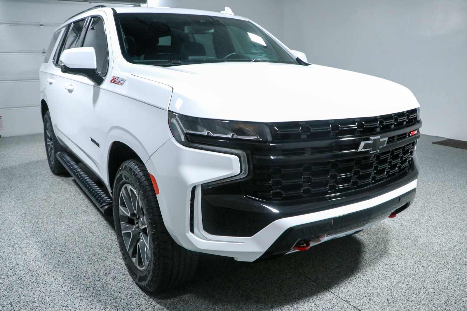 Used 2023 Chevrolet Tahoe Z71 w/ Luxury Package AWD/4WD image 5