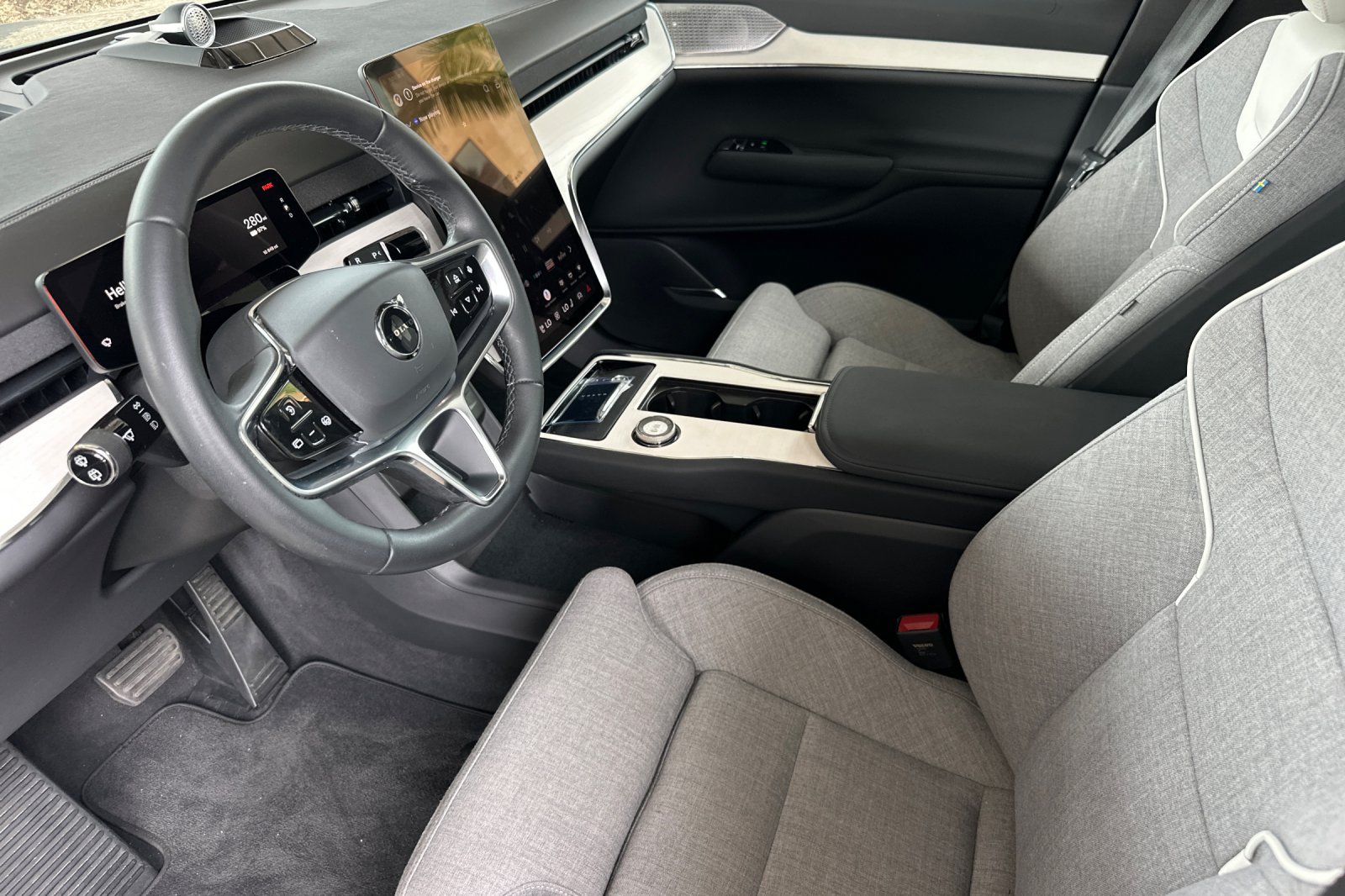 Certified 2025 Volvo EX90 Ultra AWD/4WD image 10
