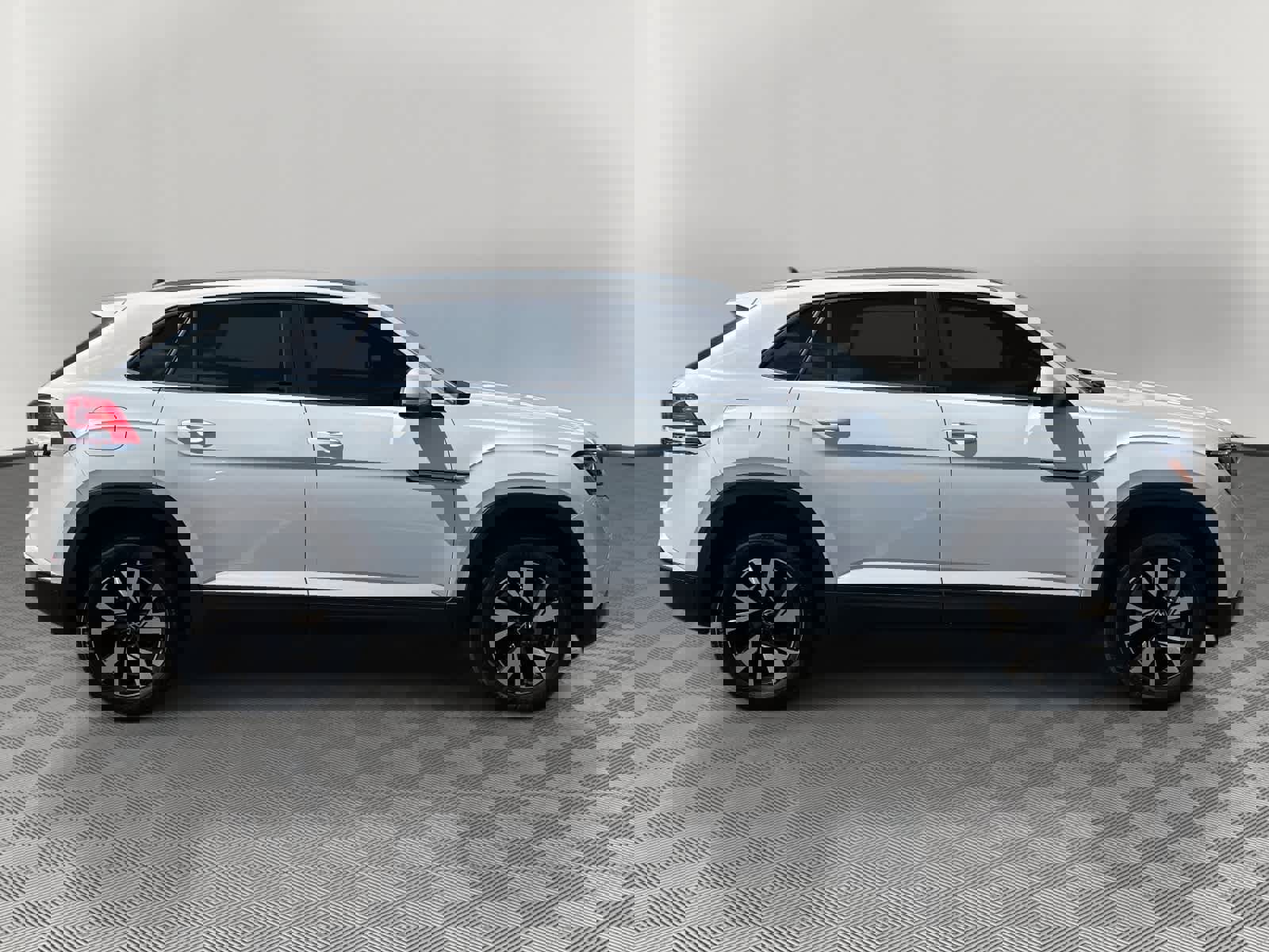 Used 2022 Volkswagen Atlas Cross Sport SE image 4