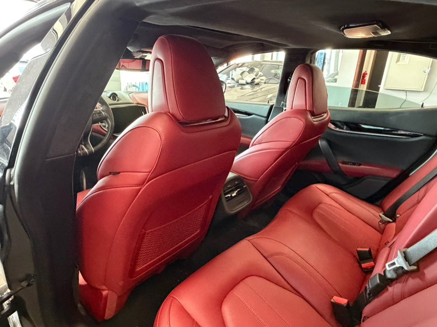 Used 2022 Maserati Ghibli Modena RWD image 32