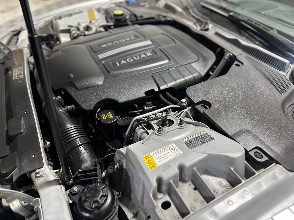 Used 2010 Jaguar XK Coupe image 39