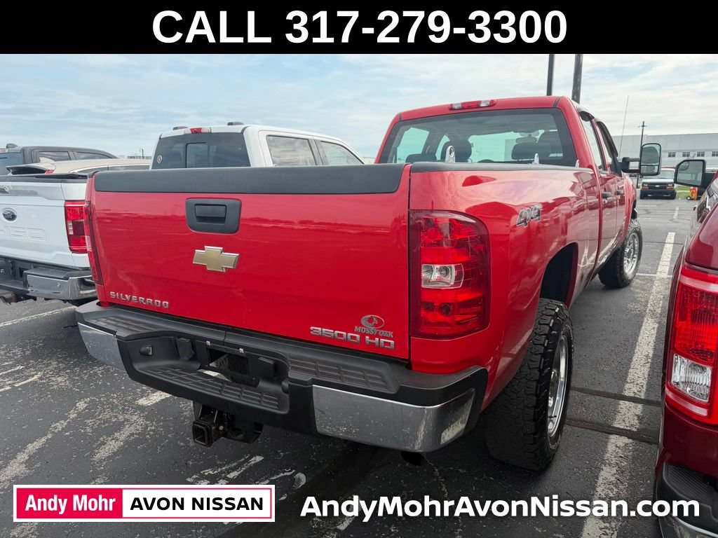 Used 2011 Chevrolet Silverado 3500 W/T AWD/4WD image 3