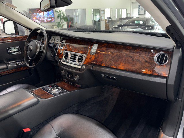 Used 2010 Rolls-Royce Ghost image 65