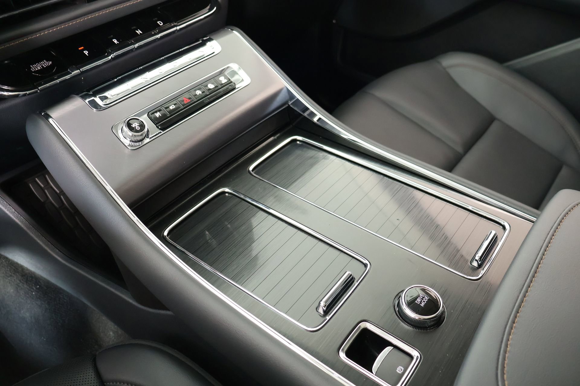New 2026 Lincoln Aviator AWD image 8