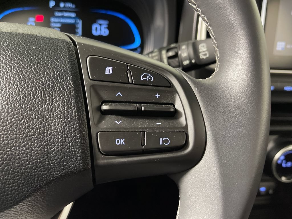 Certified 2026 Hyundai Venue SEL FWD image 30
