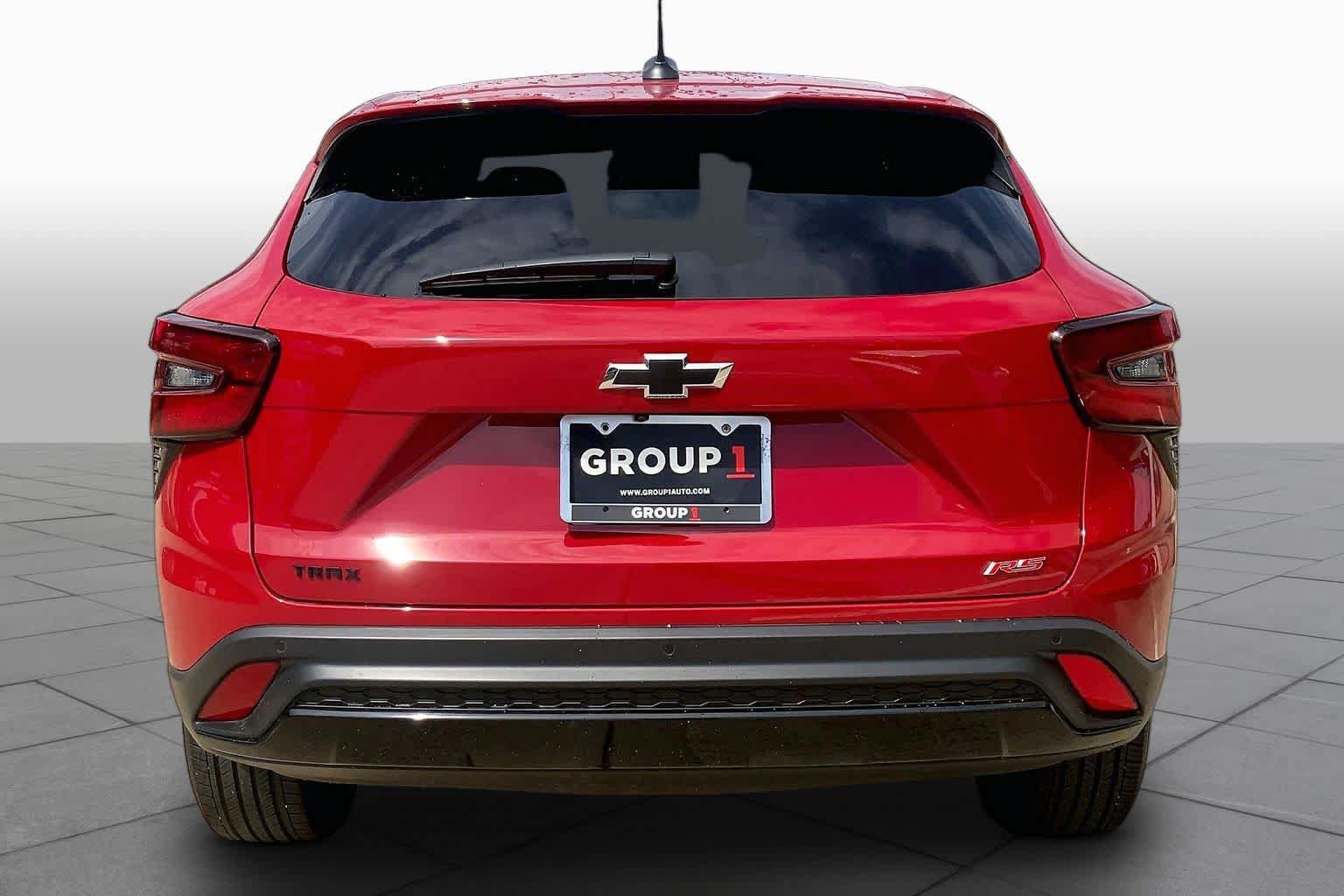 Used 2026 Chevrolet Trax RS w/ Sunroof Package FWD image 4