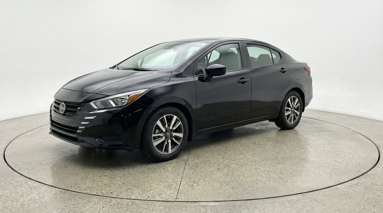 Used 2025 Nissan Versa SV FWD image 3