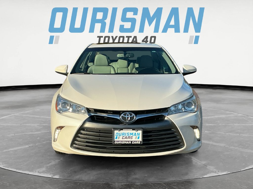 Used 2017 Toyota Camry XLE w/ Moonroof Package FWD image 2